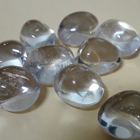 Quartz crystal polished